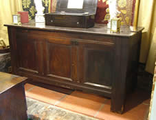 17th cent oak panelled coffer